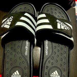 aididas slides. Brand new!